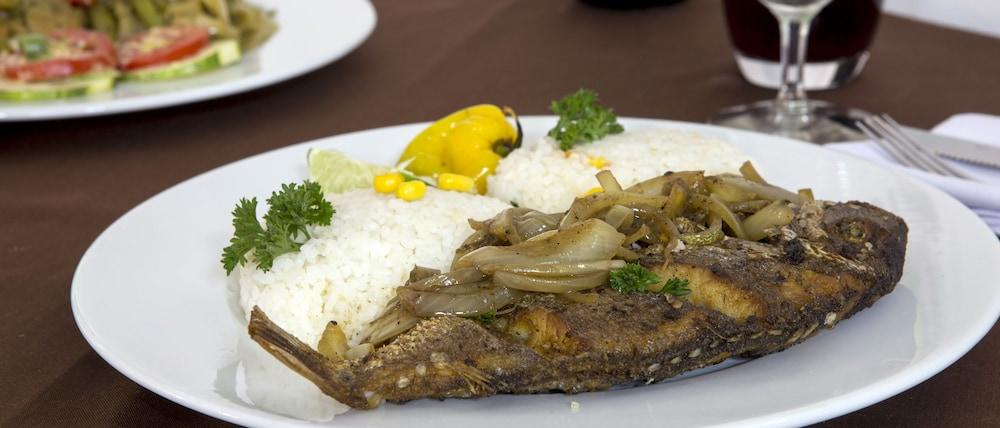 Wakola Hotel Fass 다카르 외부 사진